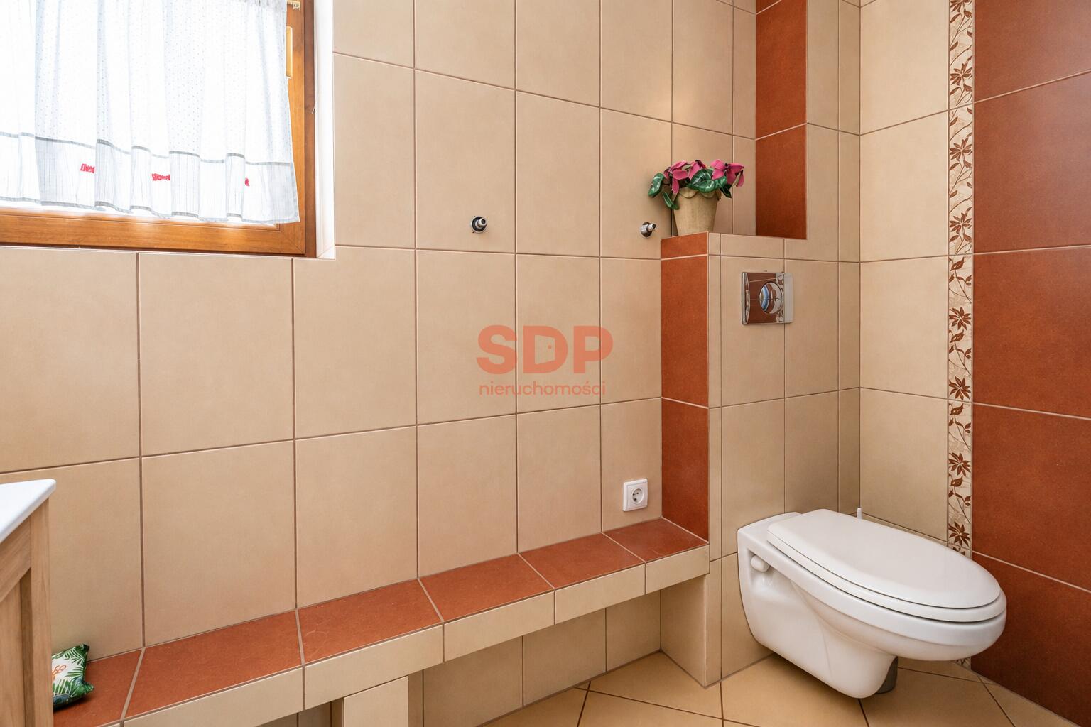 6 pokojowy dom z duzym ogrodem na zachodzie Wrocławia blisko parku.-5
