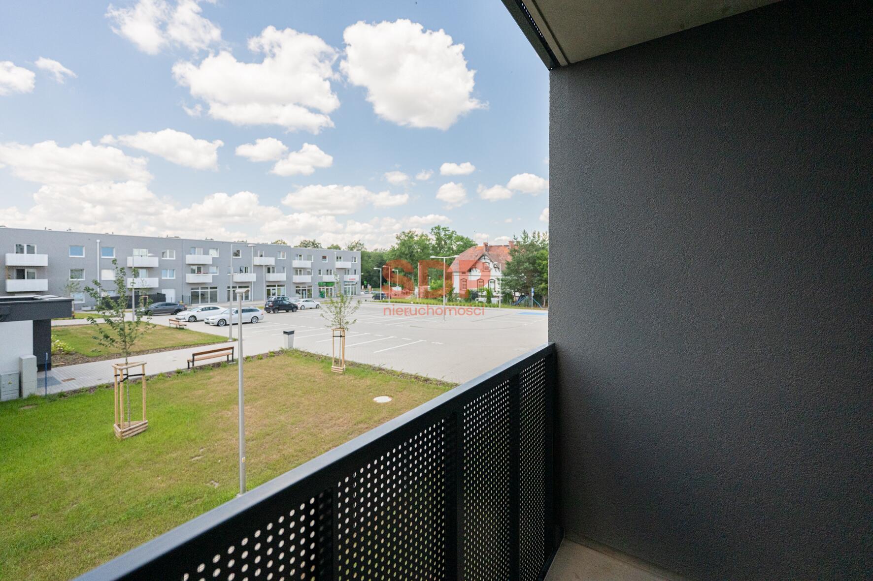 Narożny salon pełen światła | Balkon | Miejsce postojowe | Zabrodzie-0