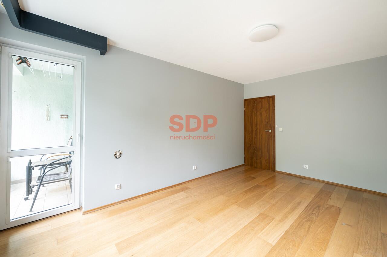 Maślice|2 pokoje z odzielną kuchnią|duży garaż 21m2|komórka lokatorska-9
