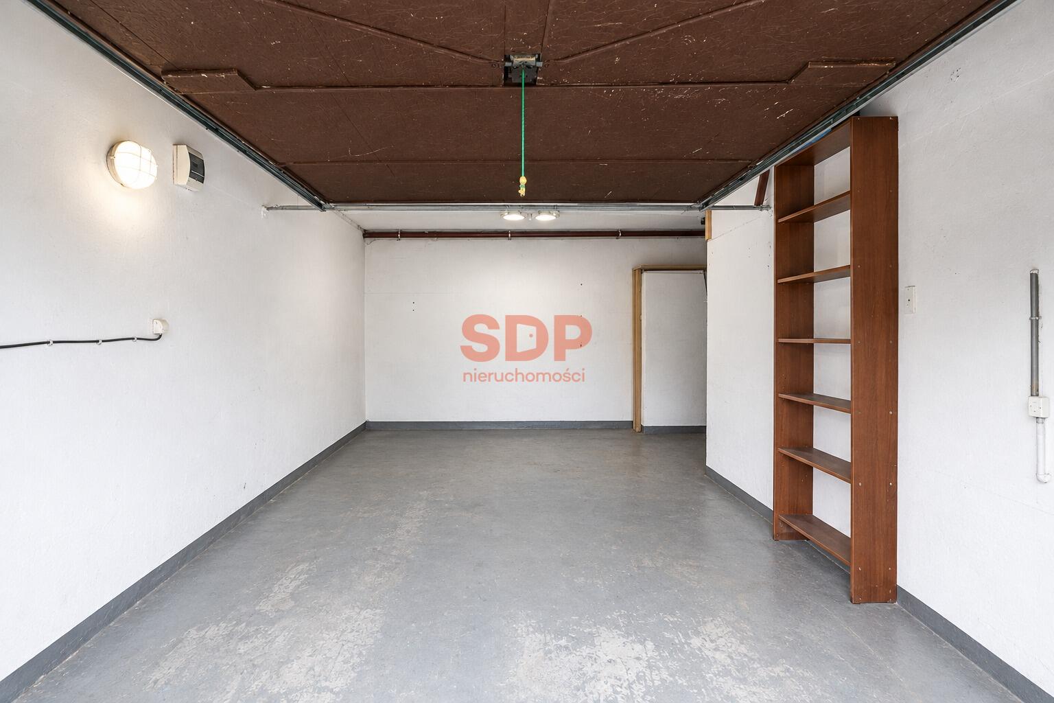 Maślice|2 pokoje z odzielną kuchnią|duży garaż 21m2|komórka lokatorska-18