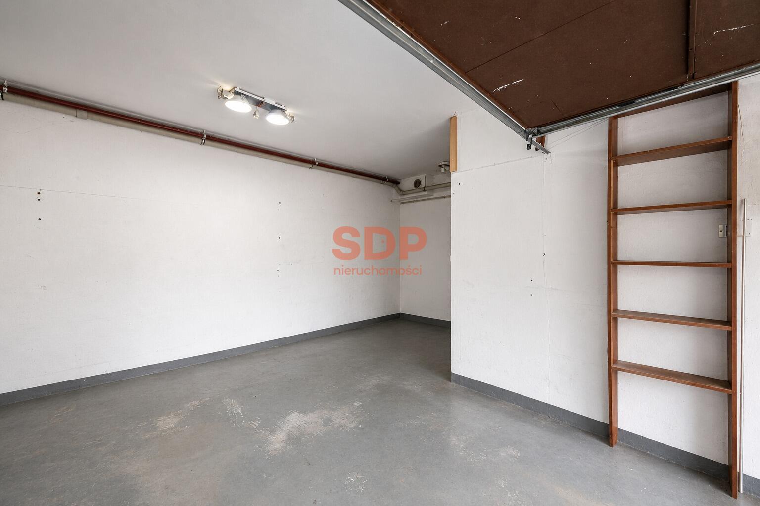 Maślice|2 pokoje z odzielną kuchnią|duży garaż 21m2|komórka lokatorska-19