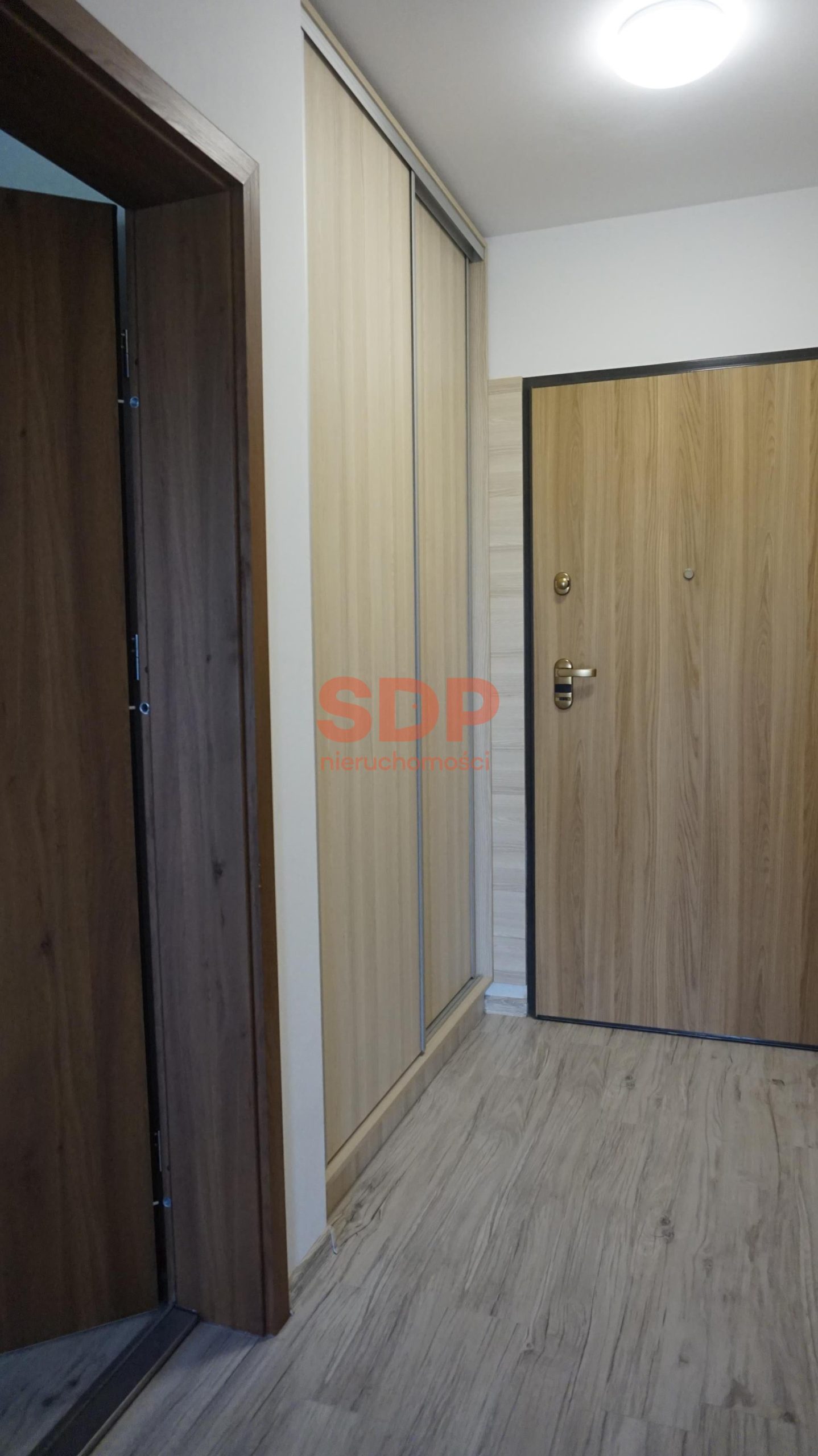 Kawalerka z balkonem. Apartamentowiec-9