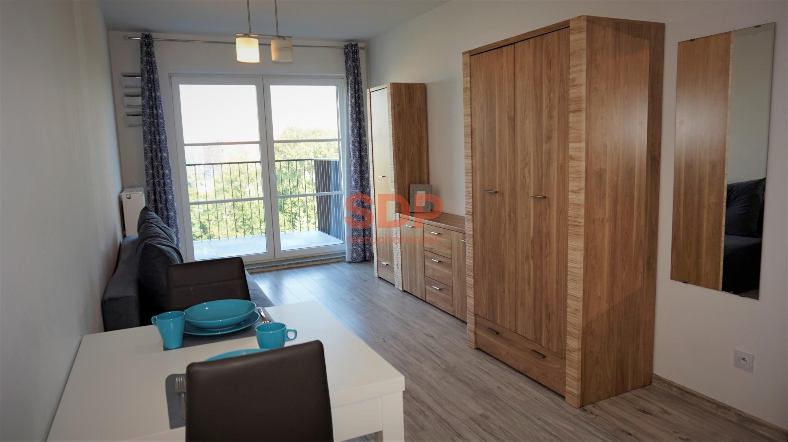 Kawalerka z balkonem. Apartamentowiec-1