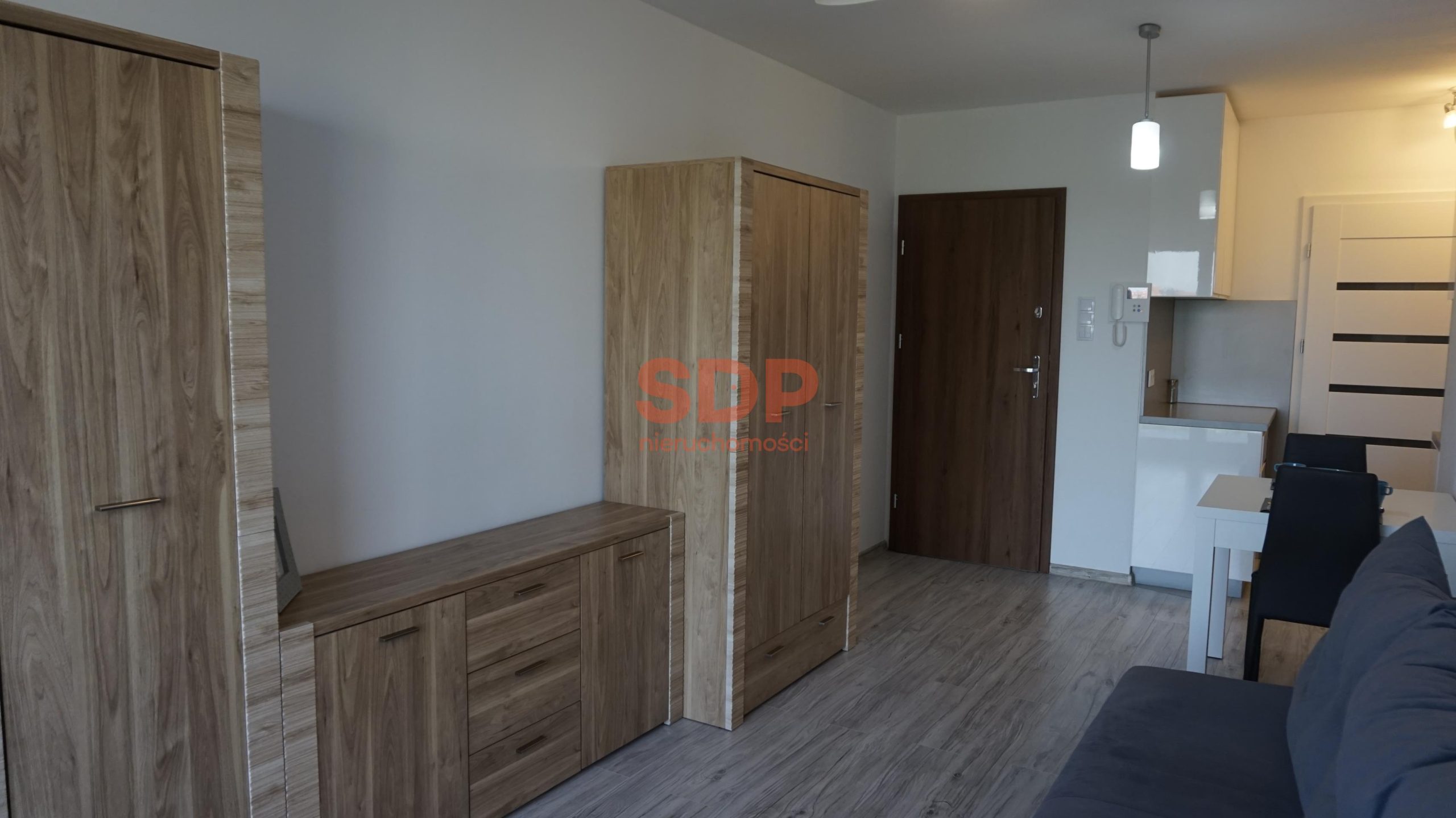Kawalerka z balkonem. Apartamentowiec-4