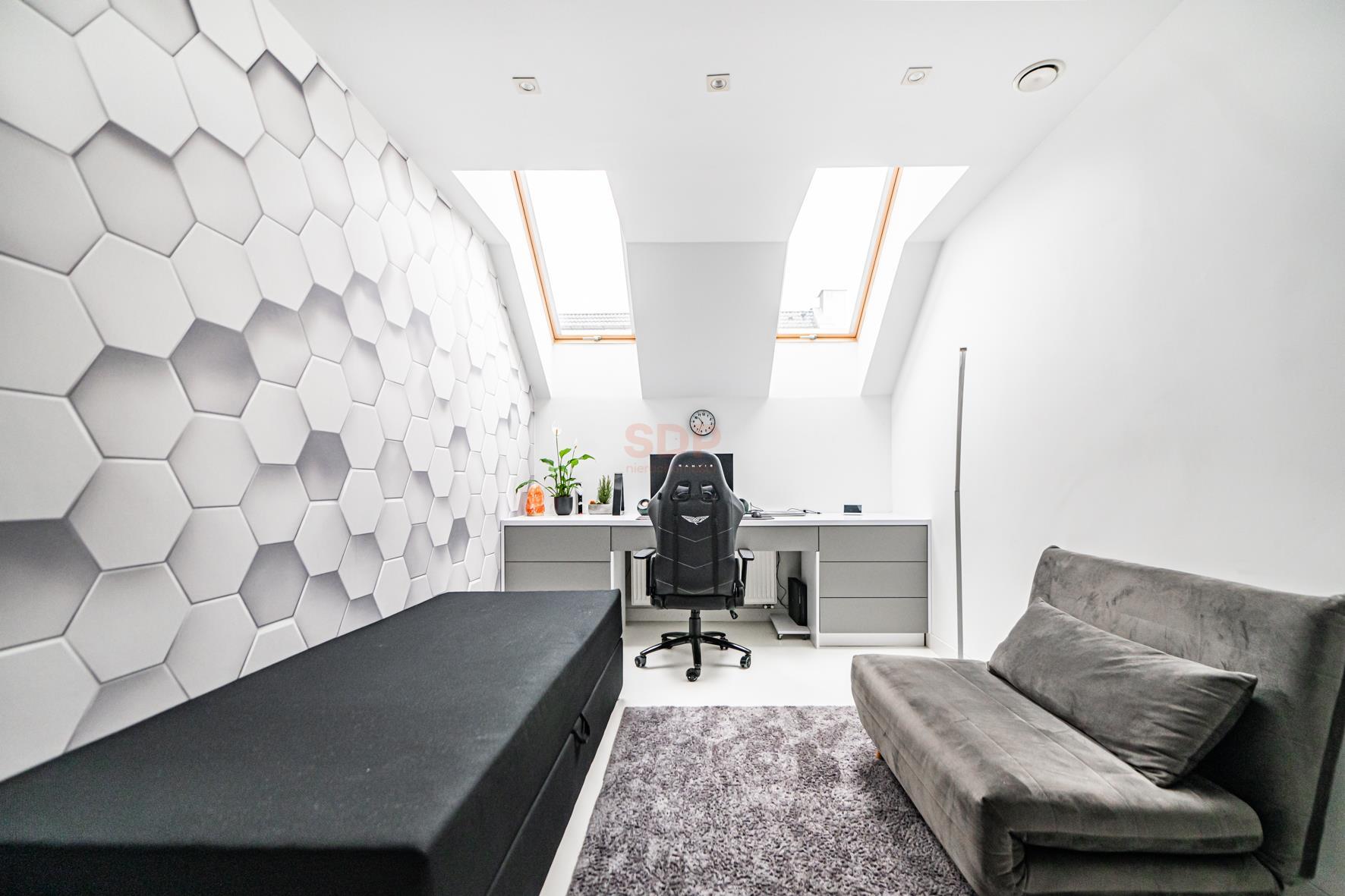 Nowoczesny dom z ogrodem | Jacuzzi | 3 łazienki-9