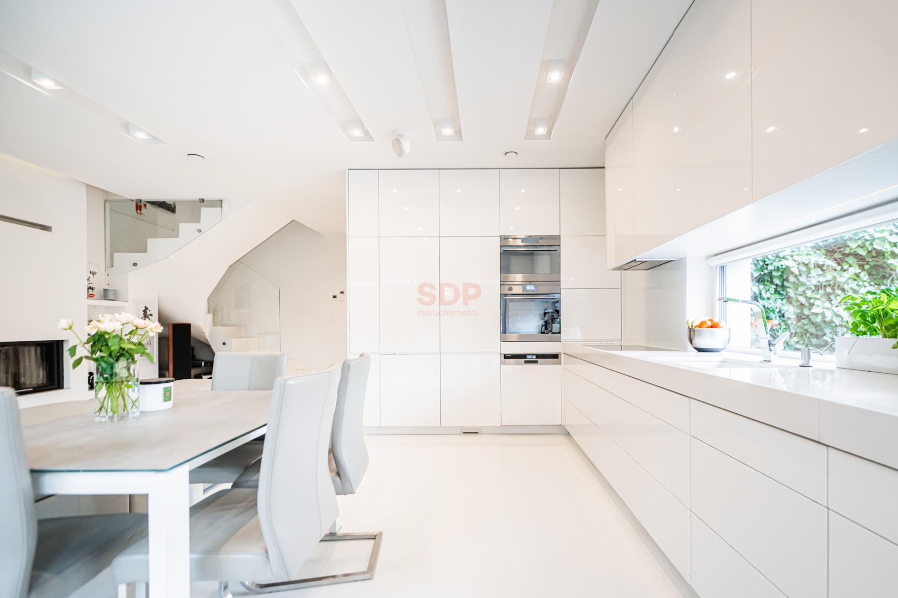 Nowoczesny dom z ogrodem | Jacuzzi | 3 łazienki-4