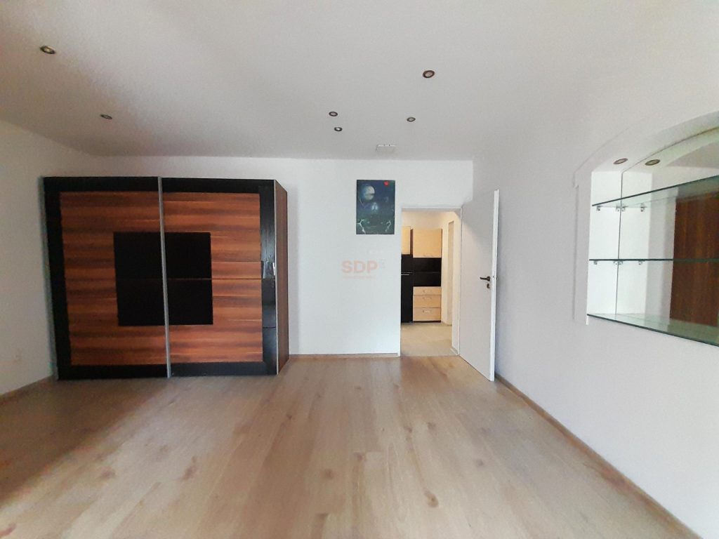 Mieszkanie w zabytkowej kamienicy na Trzebnickiej-0