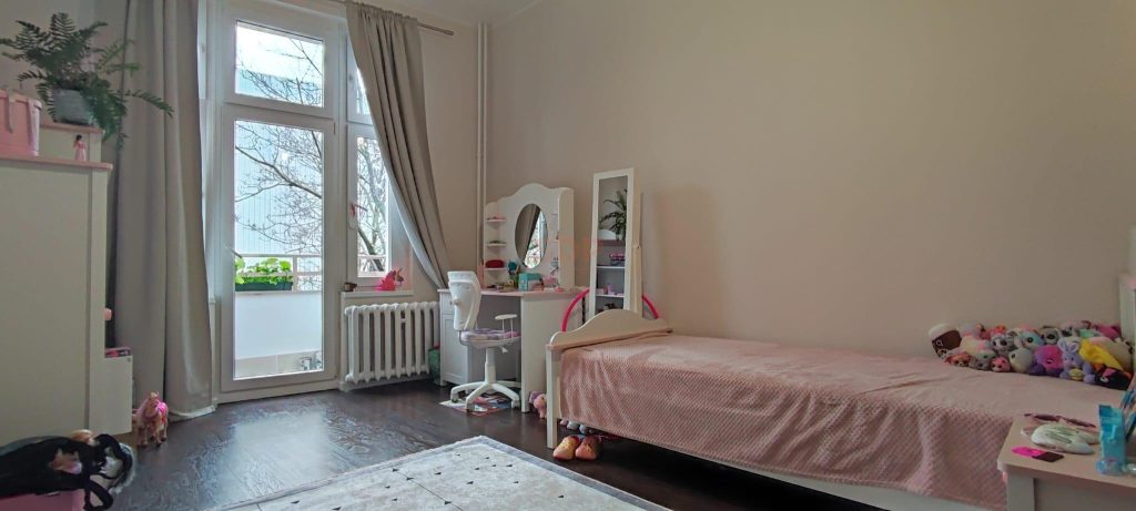 Klimatyczne 3 pokoje z balkonem i pięknym wykuszem-0