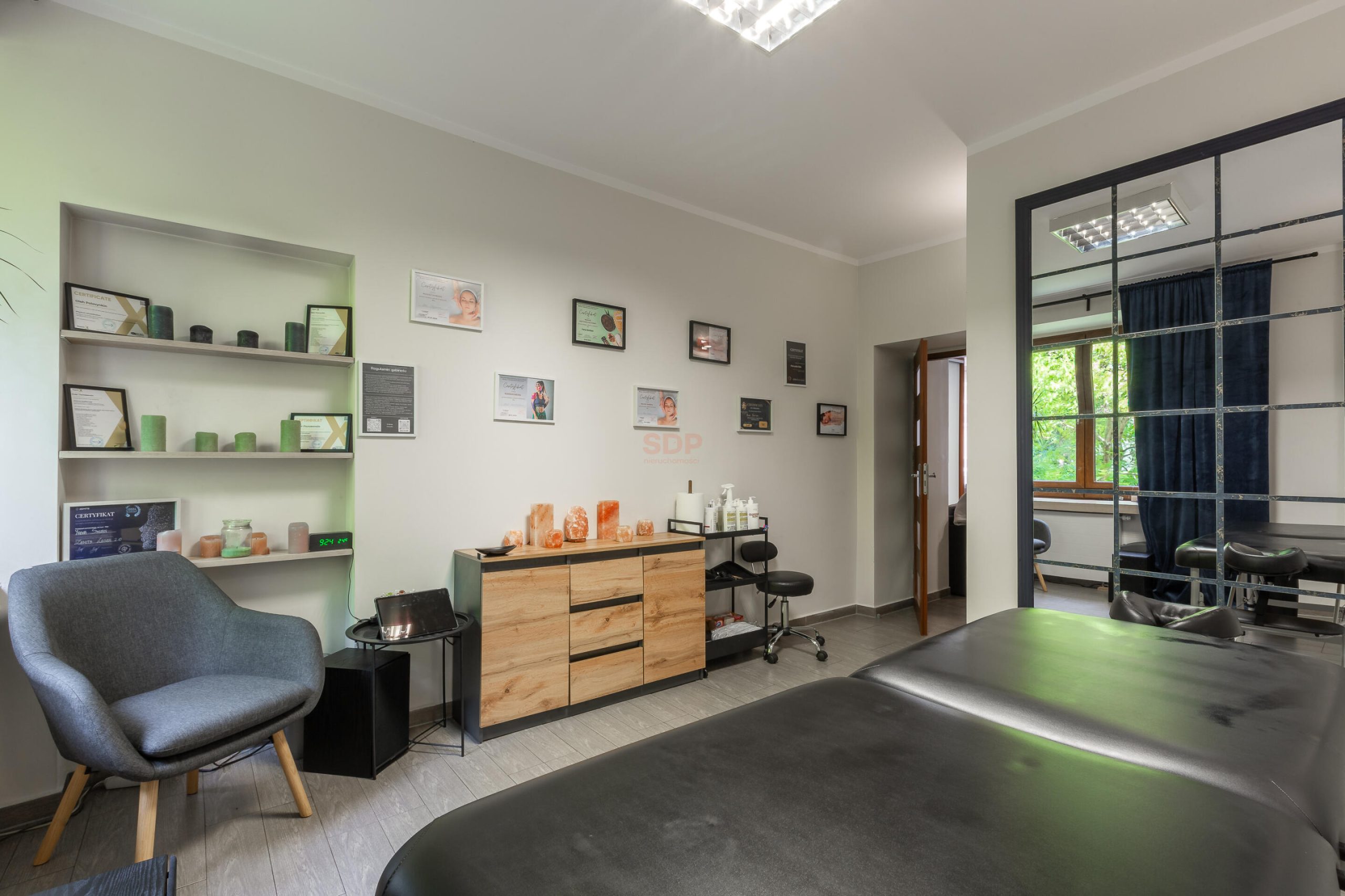 |topowa lokalizacja | mieszkanie lub biuro, kancelaria, gabinet |-3