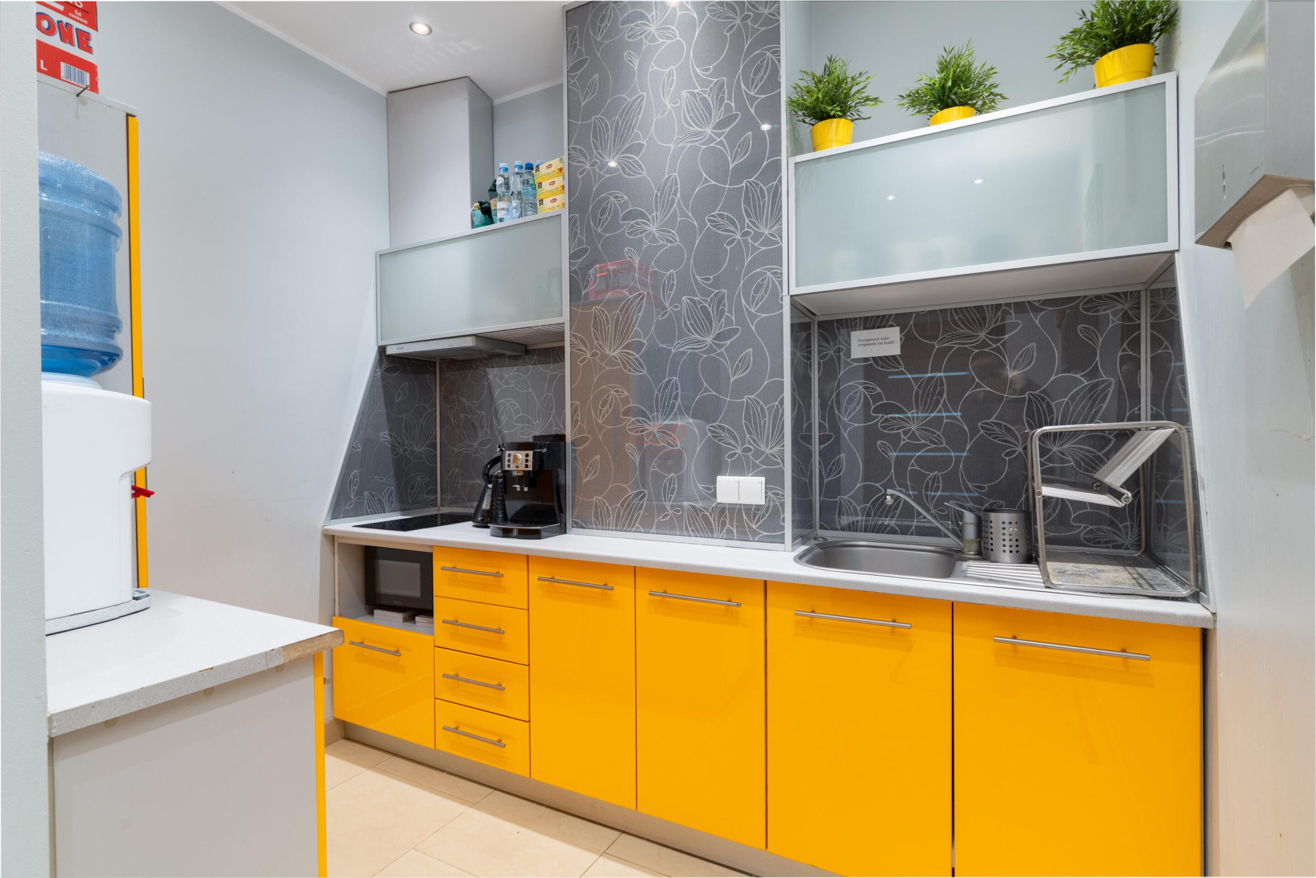 Lokal biurowy przy pętli autobusowej-9