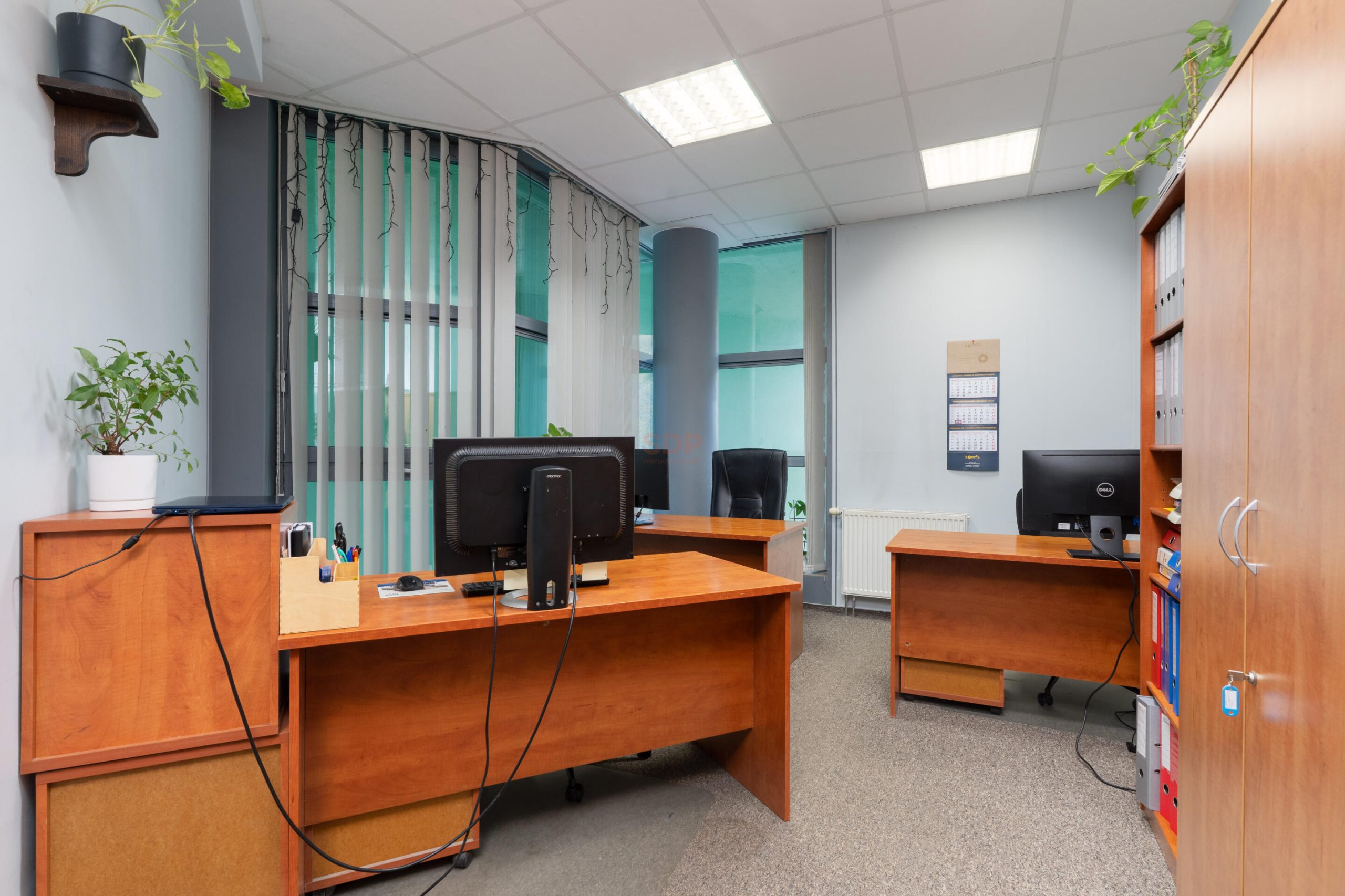 Lokal biurowy przy pętli autobusowej-12