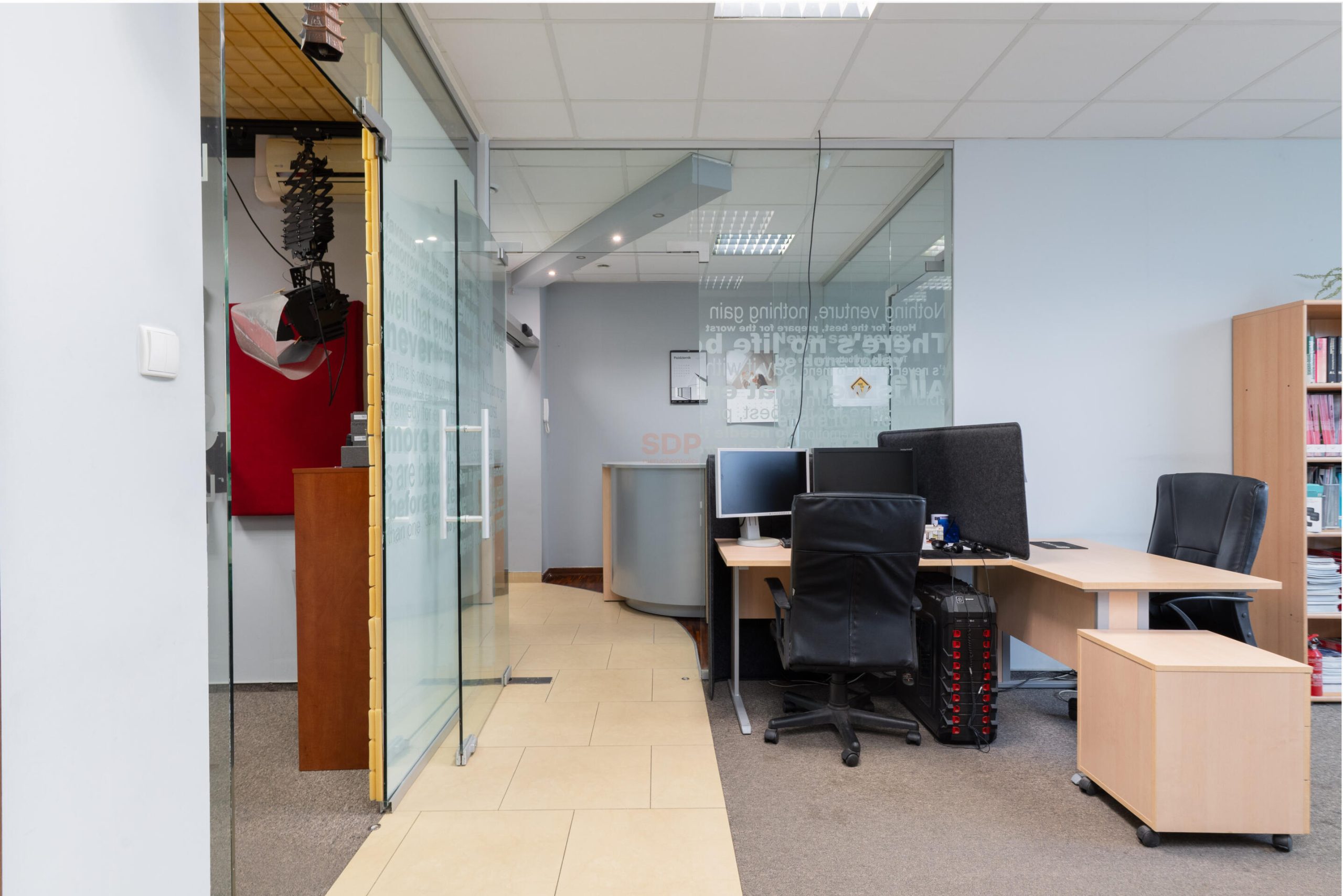 Lokal biurowy przy pętli autobusowej-5