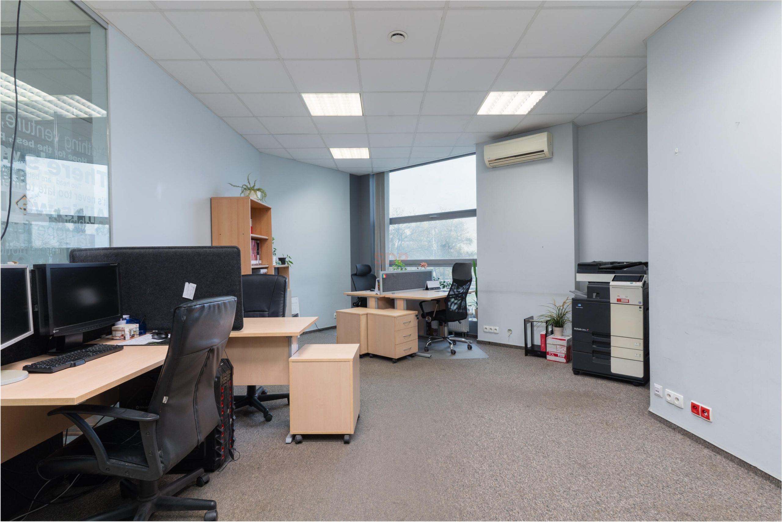 Lokal biurowy przy pętli autobusowej-6