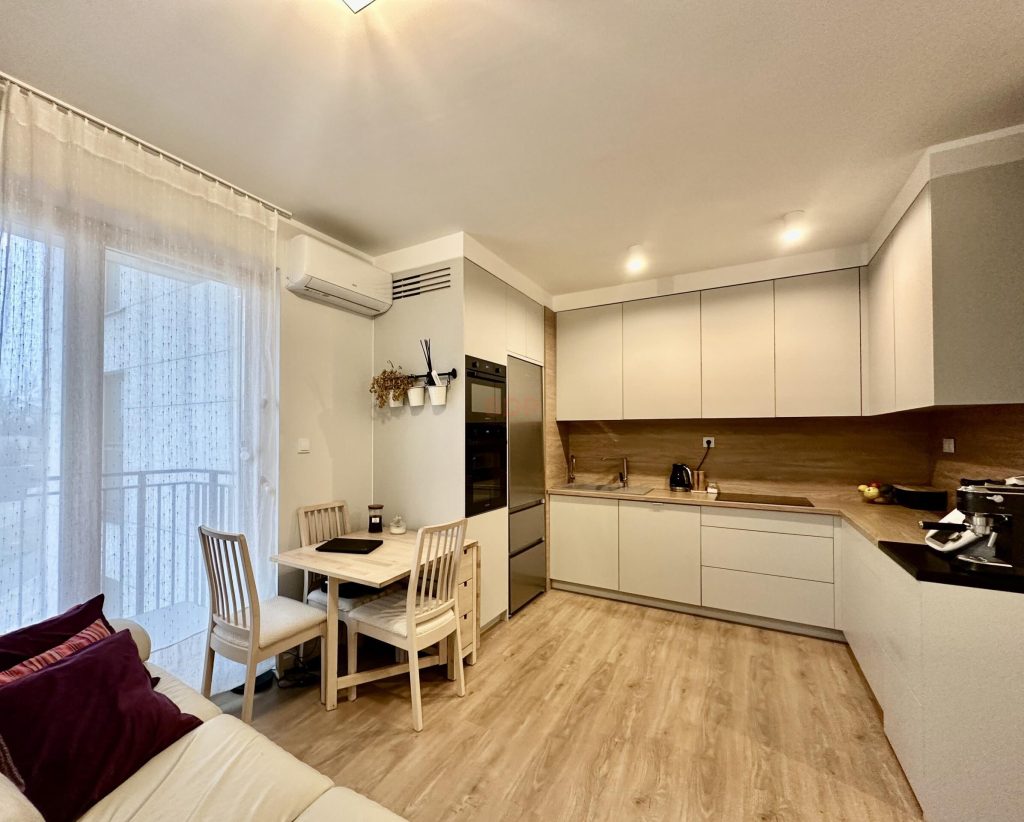 Mieszkanie gotowe do wprowadzenia w świetnej lokalizacji Włochy/Ochota-0