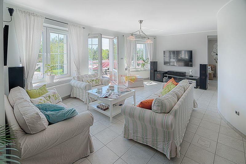 Duży dom przy lesie | Piękny ogród-3