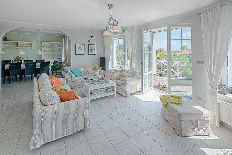 Duży dom przy lesie | Piękny ogród-4