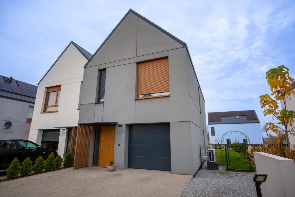 Energooszczędny dom w Domasławiu| 2023| ogród| garaż| bliźniak-0