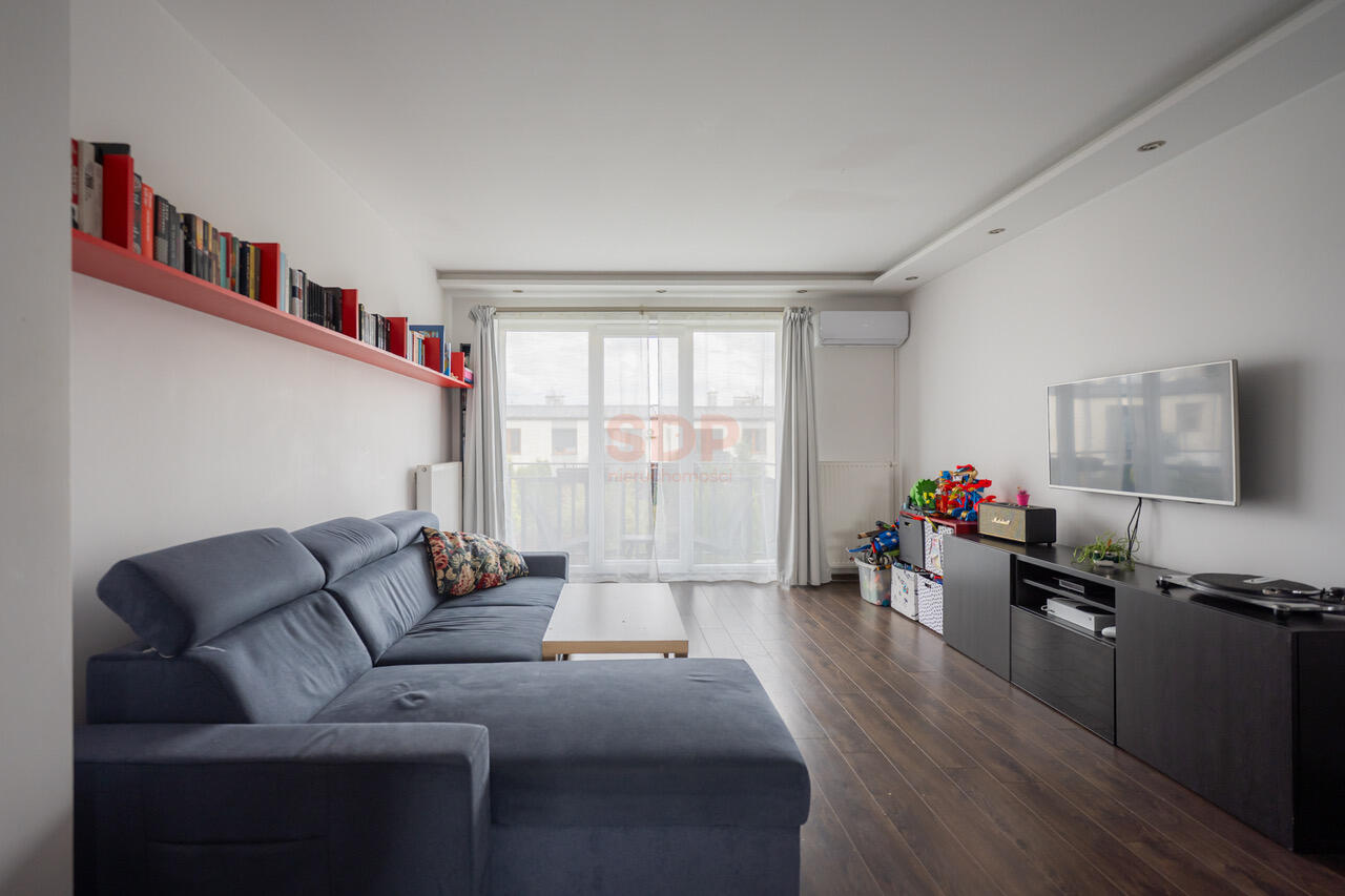 Świetne mieszkanie na spokojnym osiedlu-0