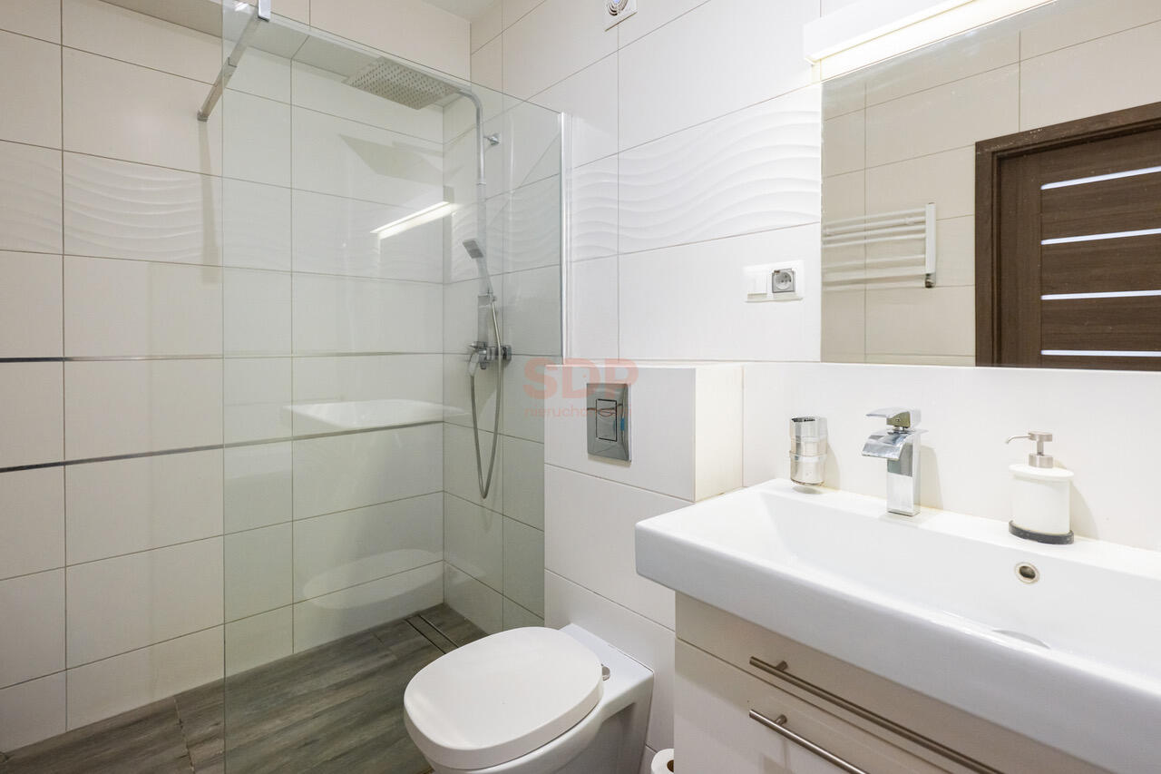 Świetne mieszkanie na spokojnym osiedlu-1