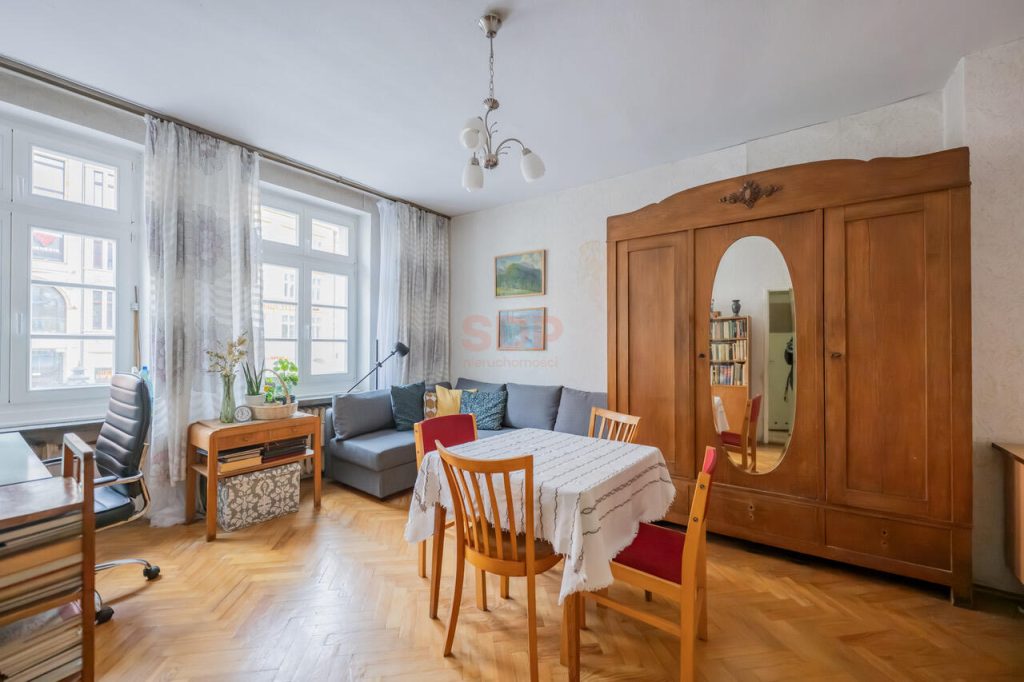 Mieszkanie na płycie wrocławskiego Rynku | Bliżej centrum się nie da!-0