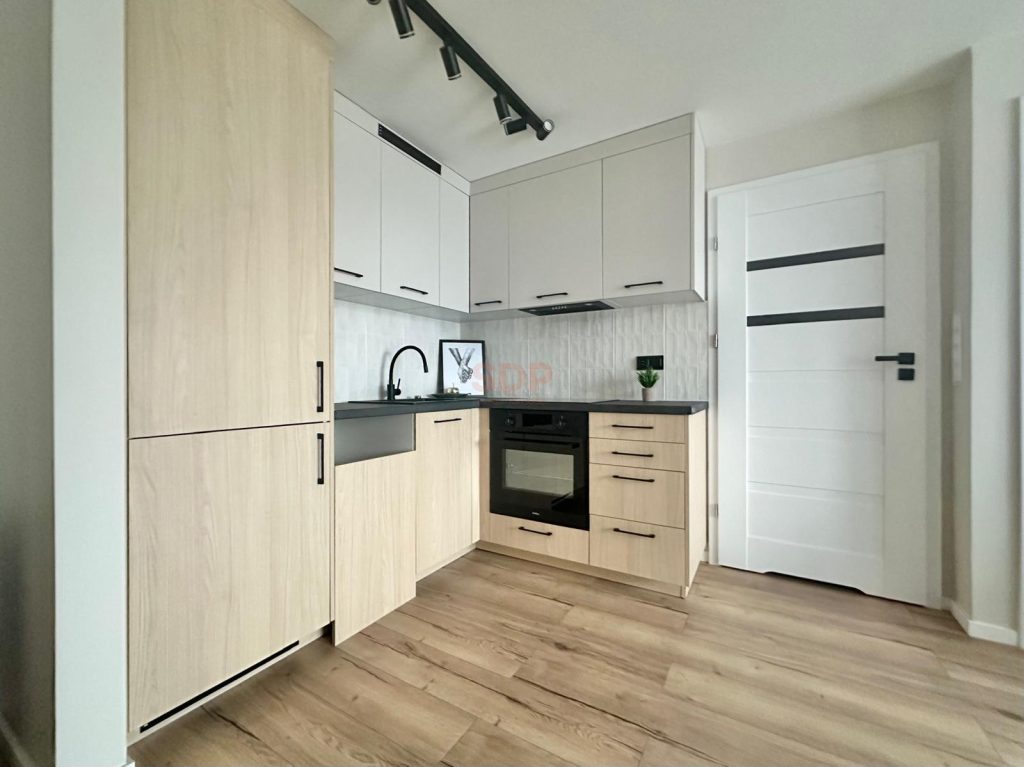 2 pokoje przy placu Powstańców Śląśkich-0