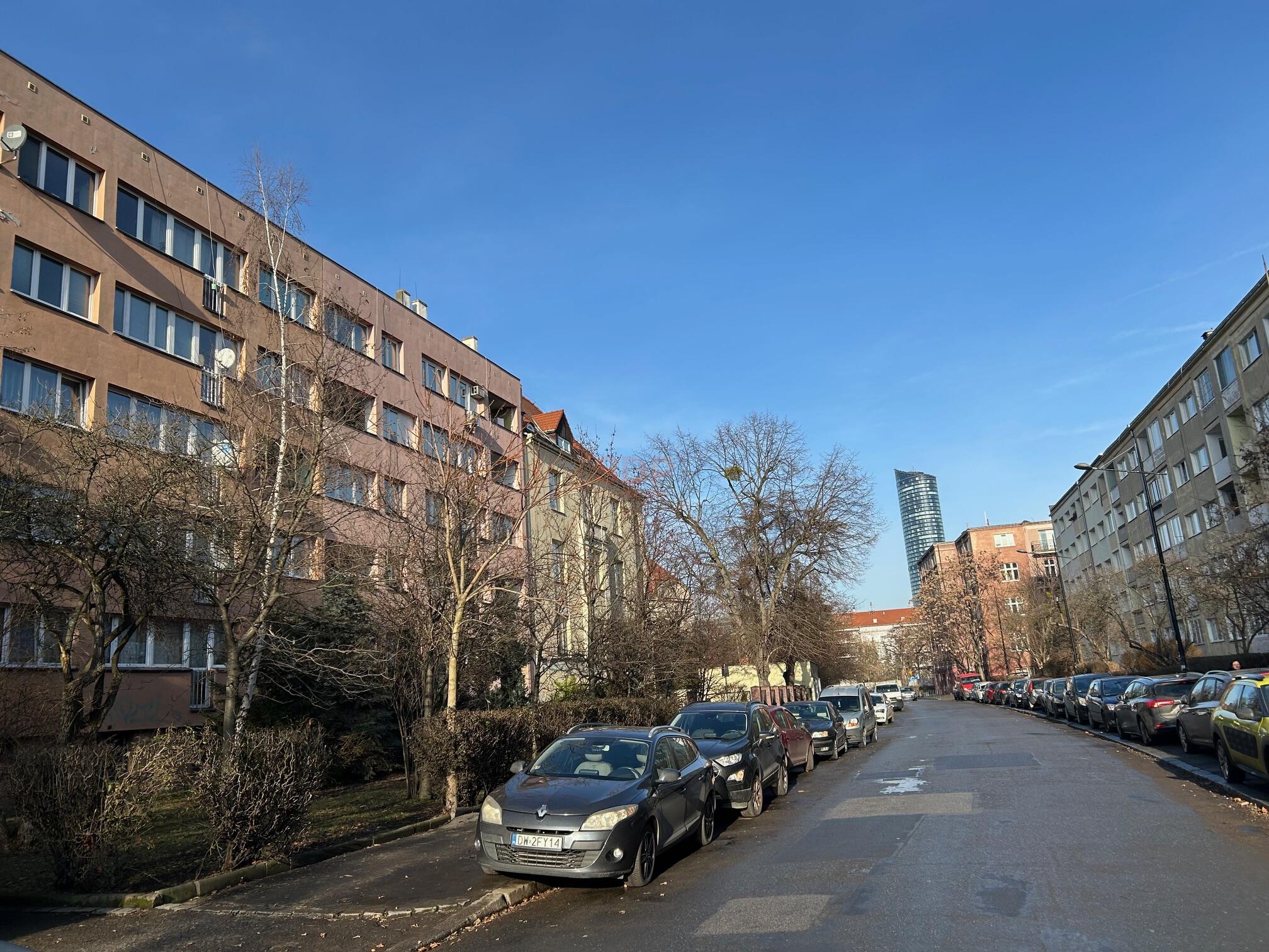 2 pokojowe z balkonem w CENTRUM – w 5 minut do Sky Tower i Rynku!-0