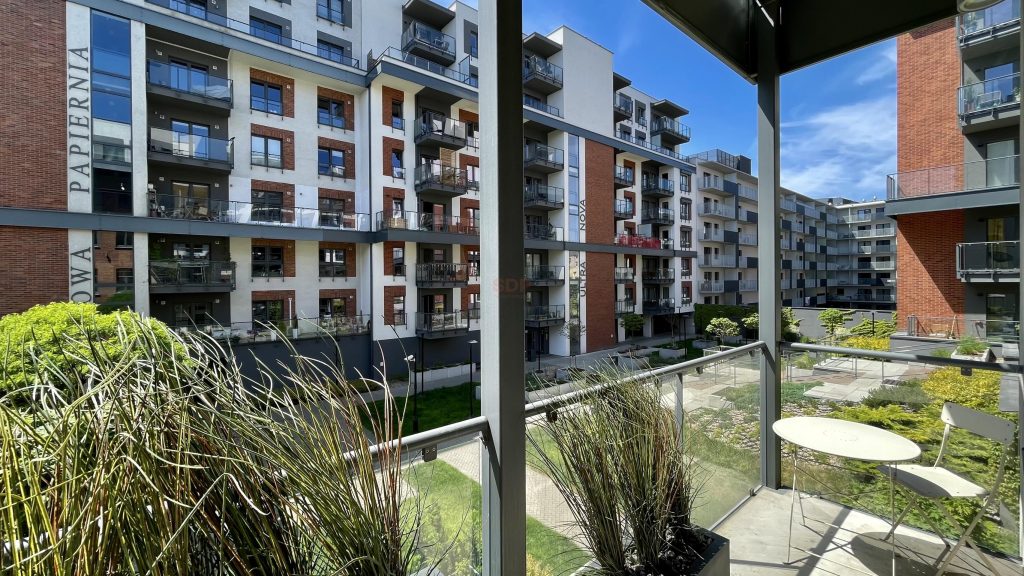 2 pokoje – loftowy styl – Nowa Papiernia-0