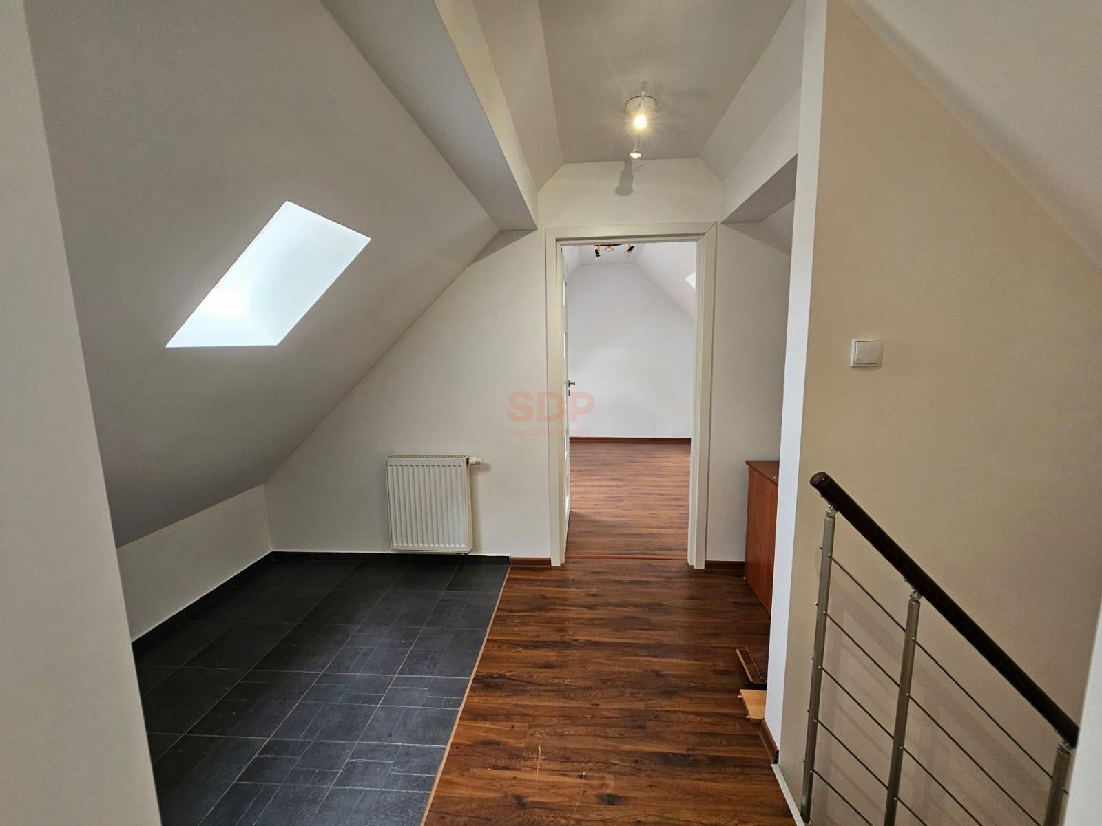 Przstronne 4 pokoje, dwa poziomy, Groblice-9