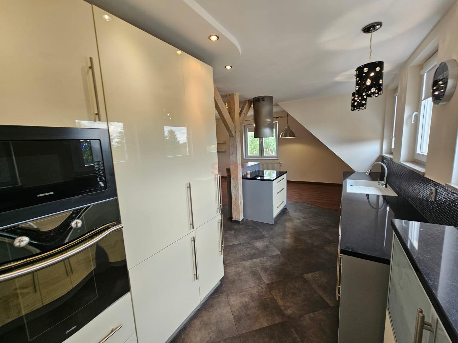 Przstronne 4 pokoje, dwa poziomy, Groblice-1