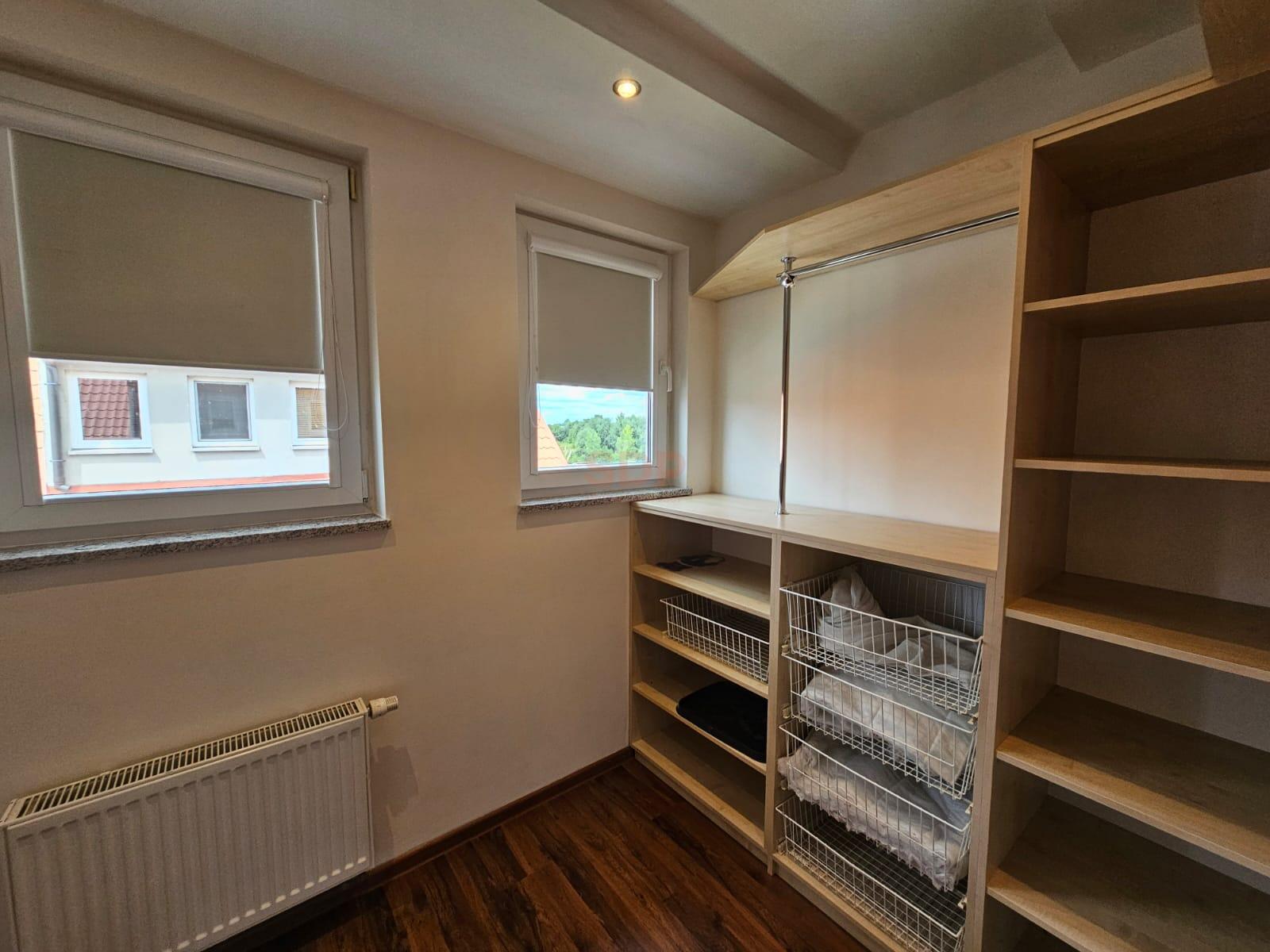 Przstronne 4 pokoje, dwa poziomy, Groblice-3