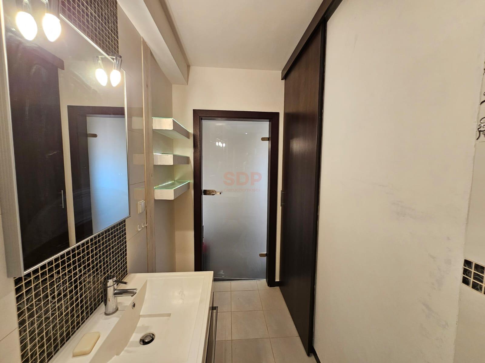 Przstronne 4 pokoje, dwa poziomy, Groblice-4