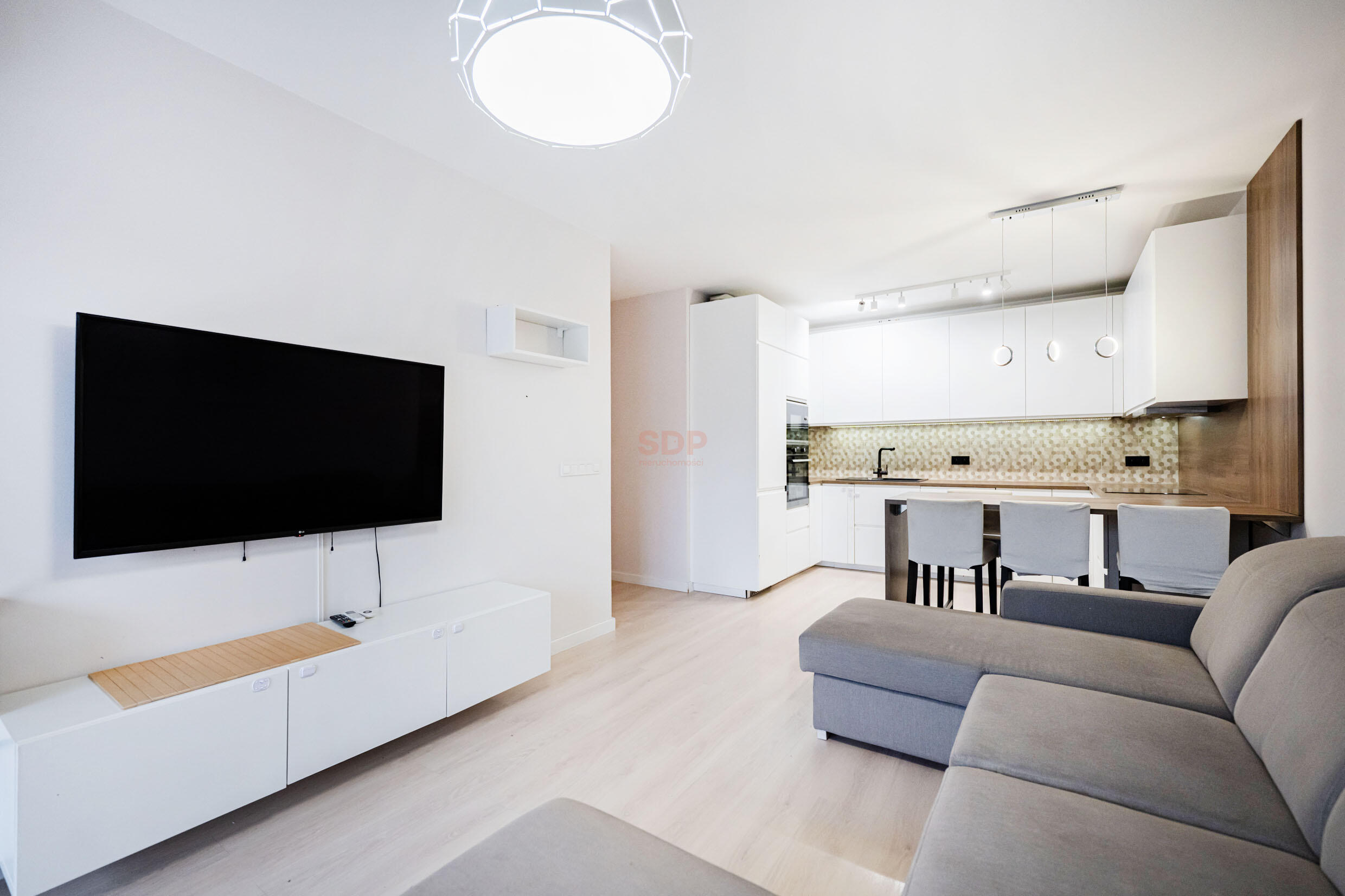 Zamieszkaj nad Odrą – nowoczesny apartament z tarasem i widokiem-0