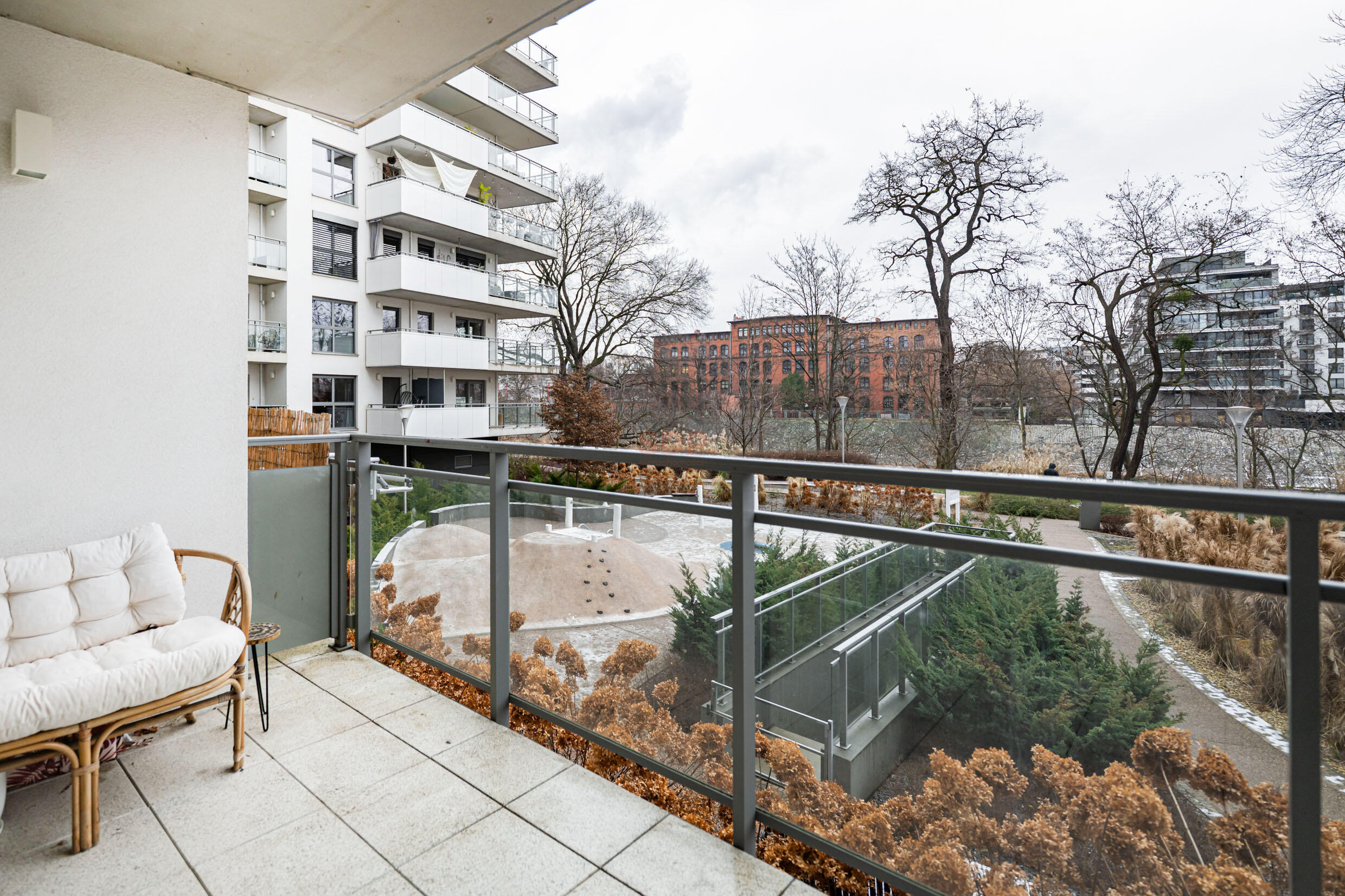 Zamieszkaj nad Odrą – nowoczesny apartament z tarasem i widokiem-5