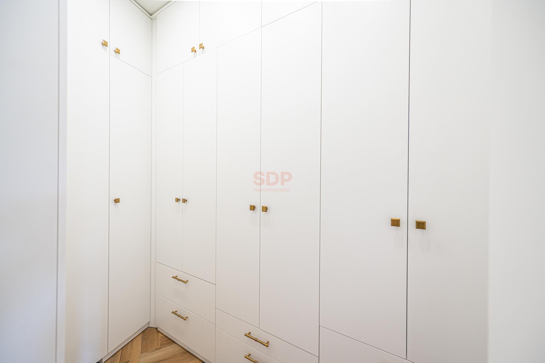 Piękny apartament Klimatyzacja|Ks. Witolda|Garaż|-10