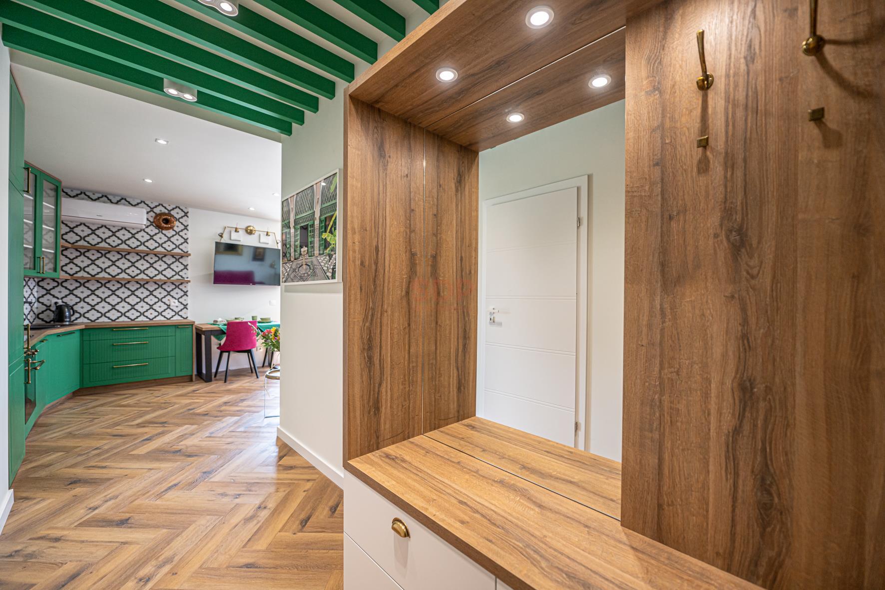 Piękny apartament Klimatyzacja|Ks. Witolda|Garaż|-5