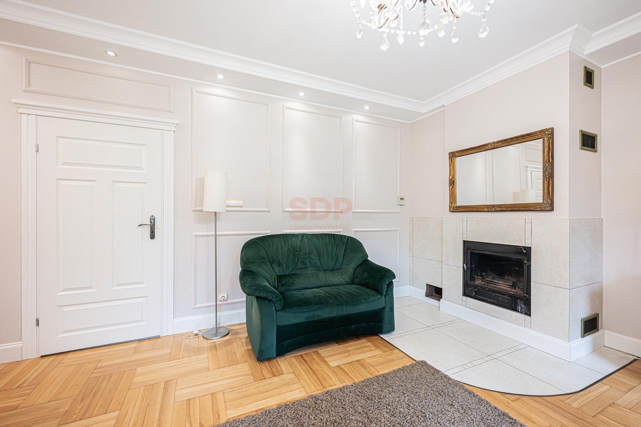 Duży funkcjonalny dom z garażem i ogrodem-20