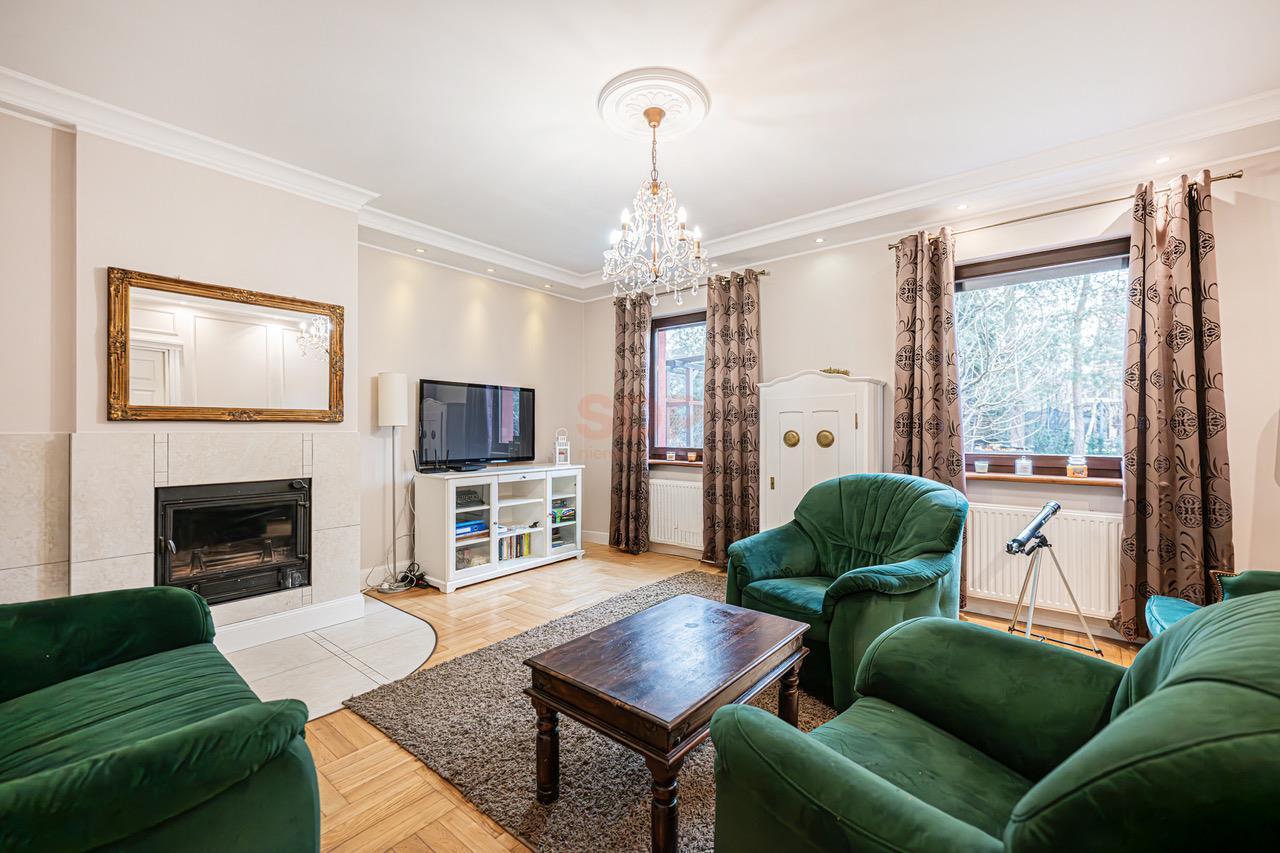 Duży funkcjonalny dom z garażem i ogrodem-21