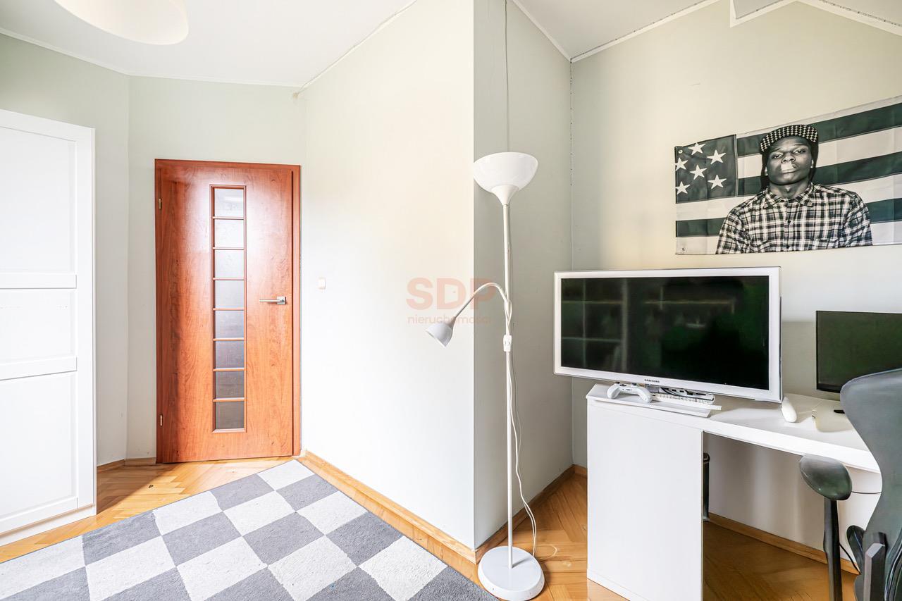 Duży funkcjonalny dom z garażem i ogrodem-42