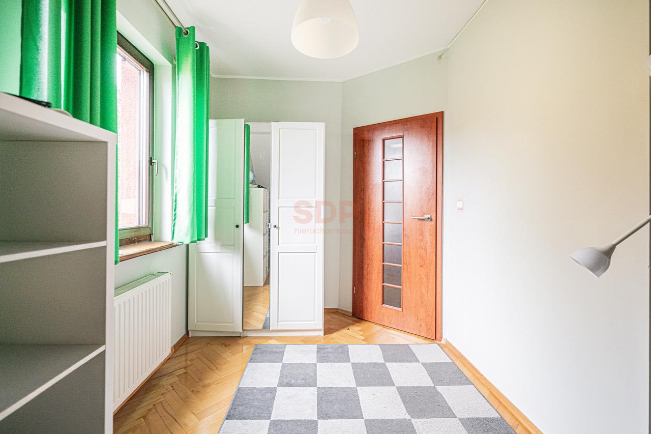 Duży funkcjonalny dom z garażem i ogrodem-43