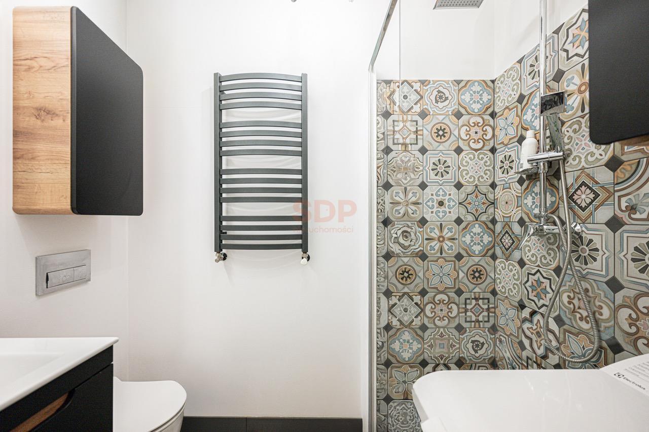 Duży funkcjonalny dom z garażem i ogrodem-47