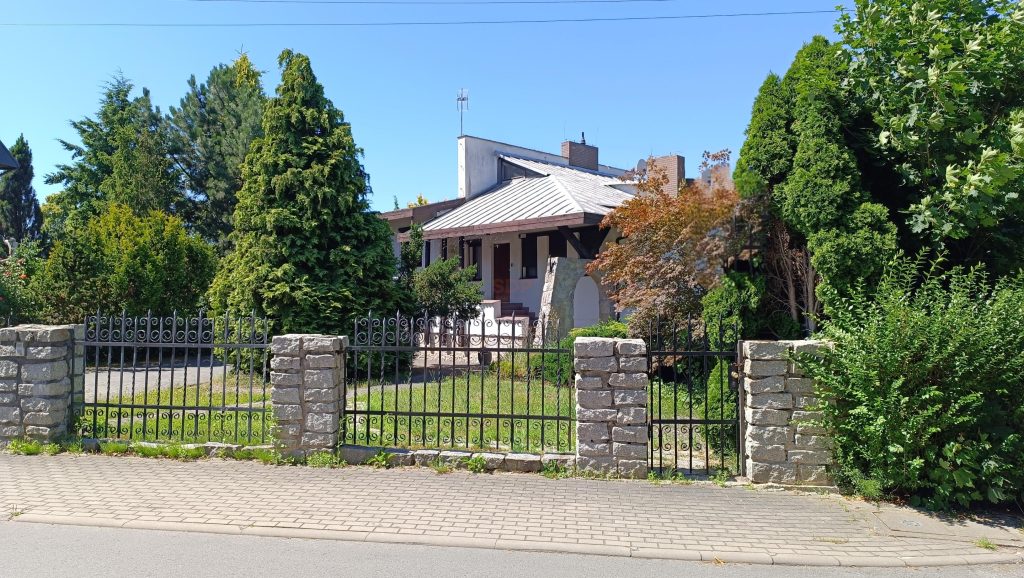 Oleśnica-Lucień, 280 m2, działka 1104 m2-0