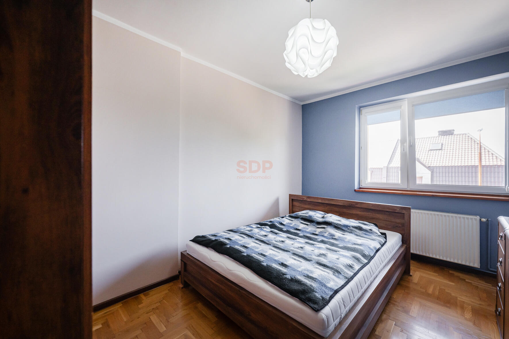 Dom z pięknym ogrodem-12