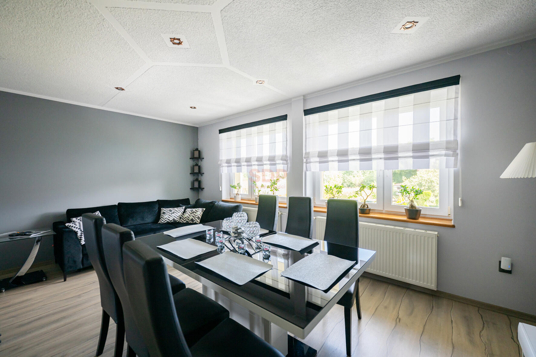 Dom z pięknym ogrodem-3