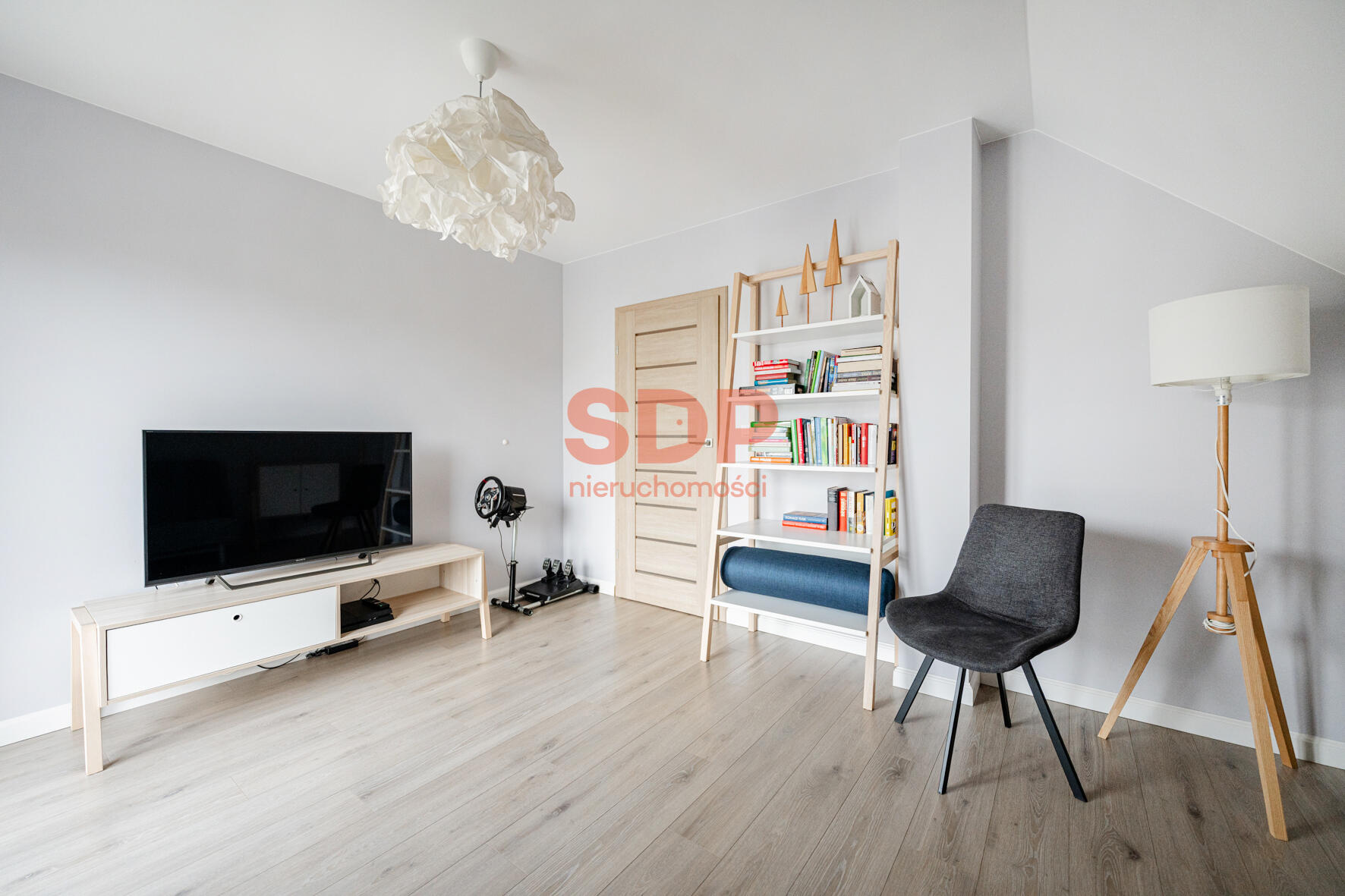 Dom we Wrocławiu | Przestronny | Ogród | Taras | Garaż w bryle budynku-14