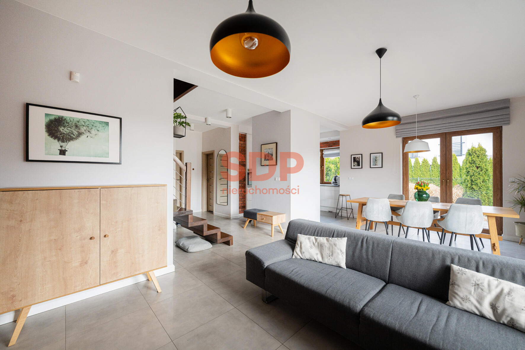 Dom we Wrocławiu | Przestronny | Ogród | Taras | Garaż w bryle budynku-1