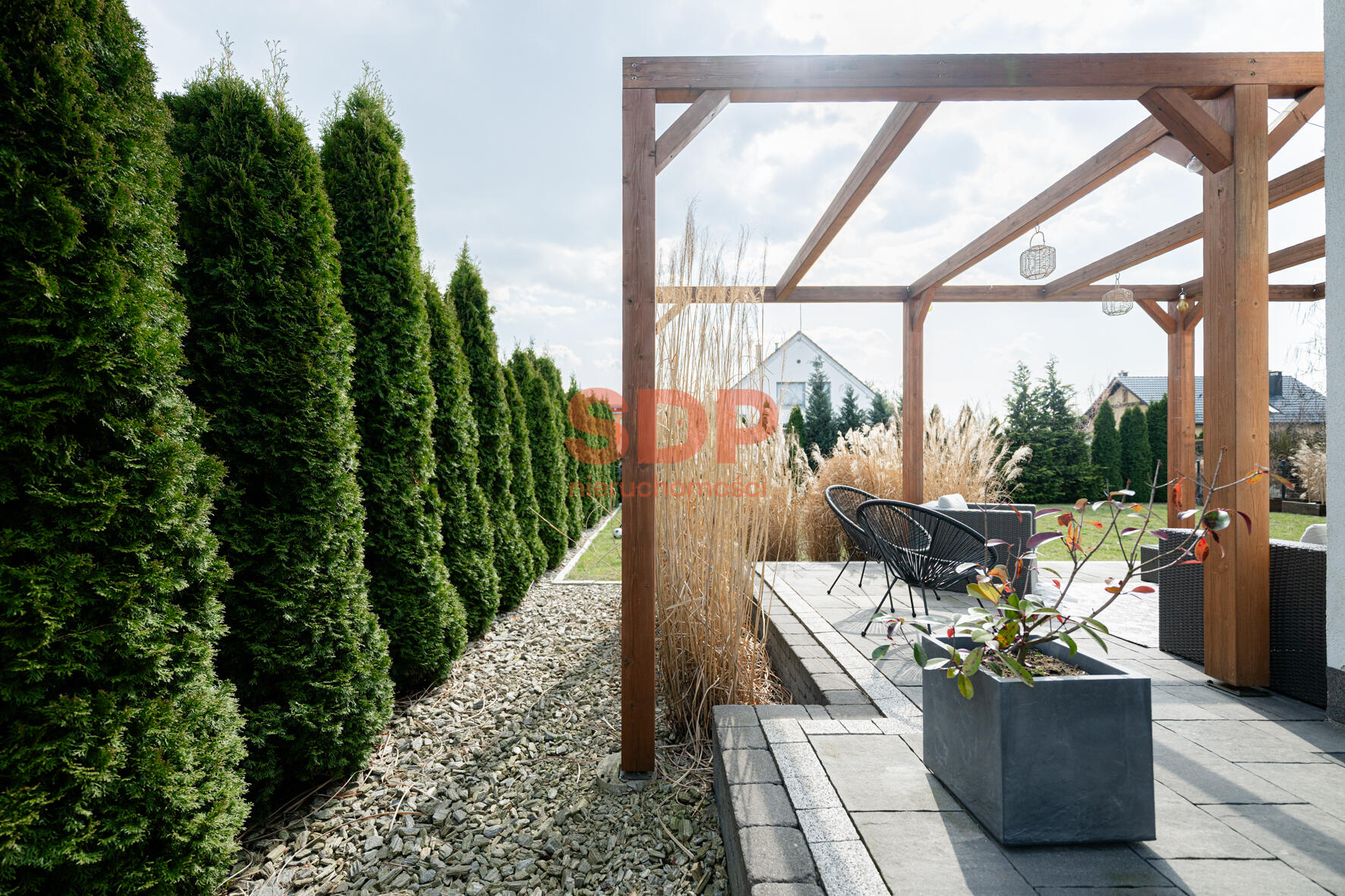 Dom we Wrocławiu | Przestronny | Ogród | Taras | Garaż w bryle budynku-6