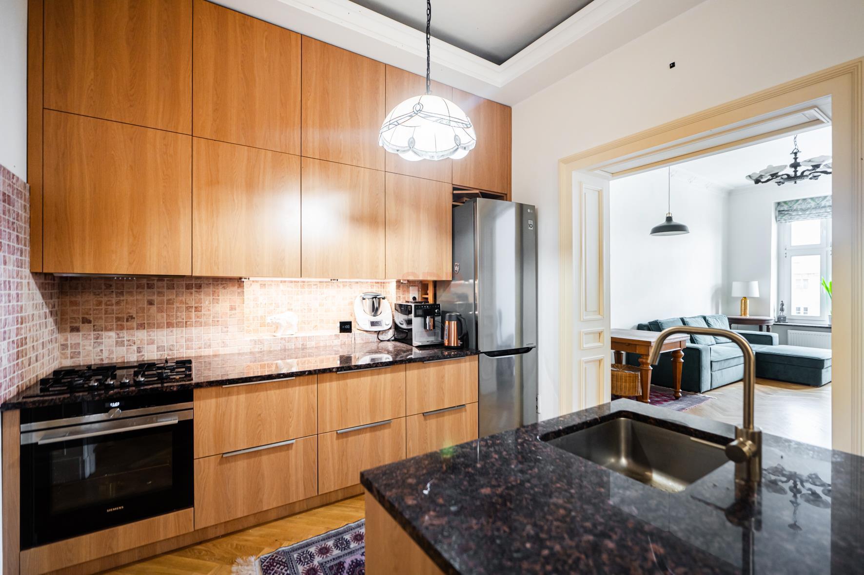 Przestronny apartament w kamienicy projektu Maxa Berga-1