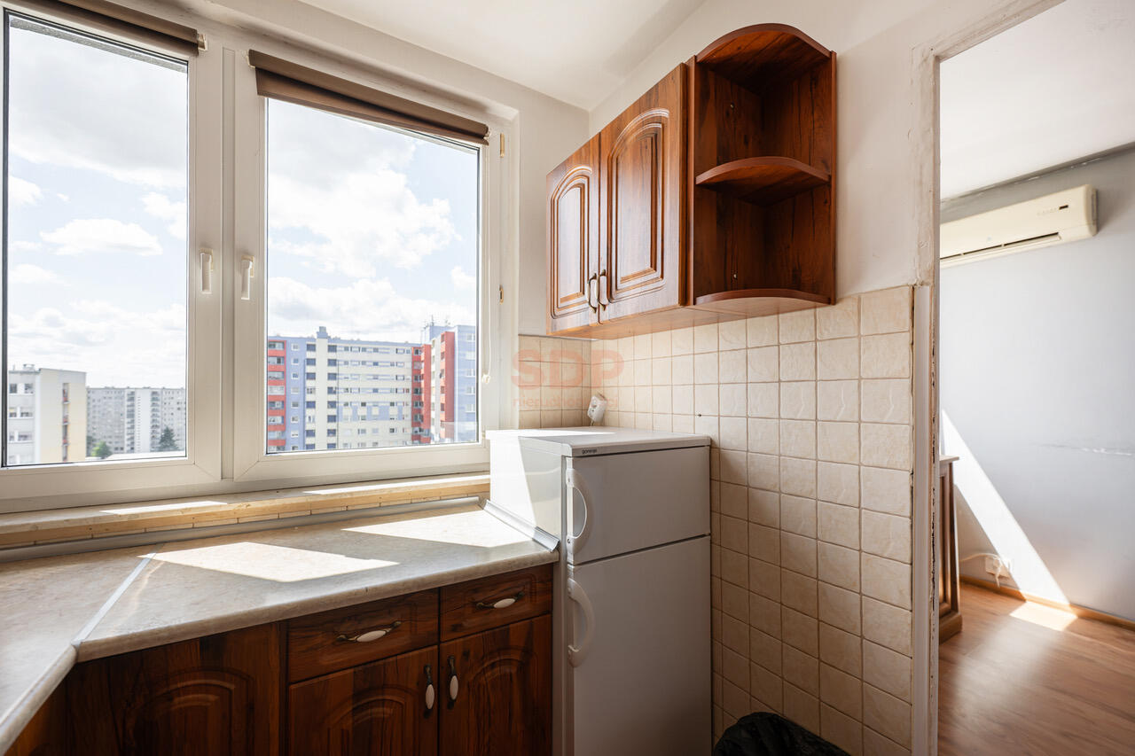 4 pokoje z kuchnią. Do odświeżenia i własnej aranżacji.-7