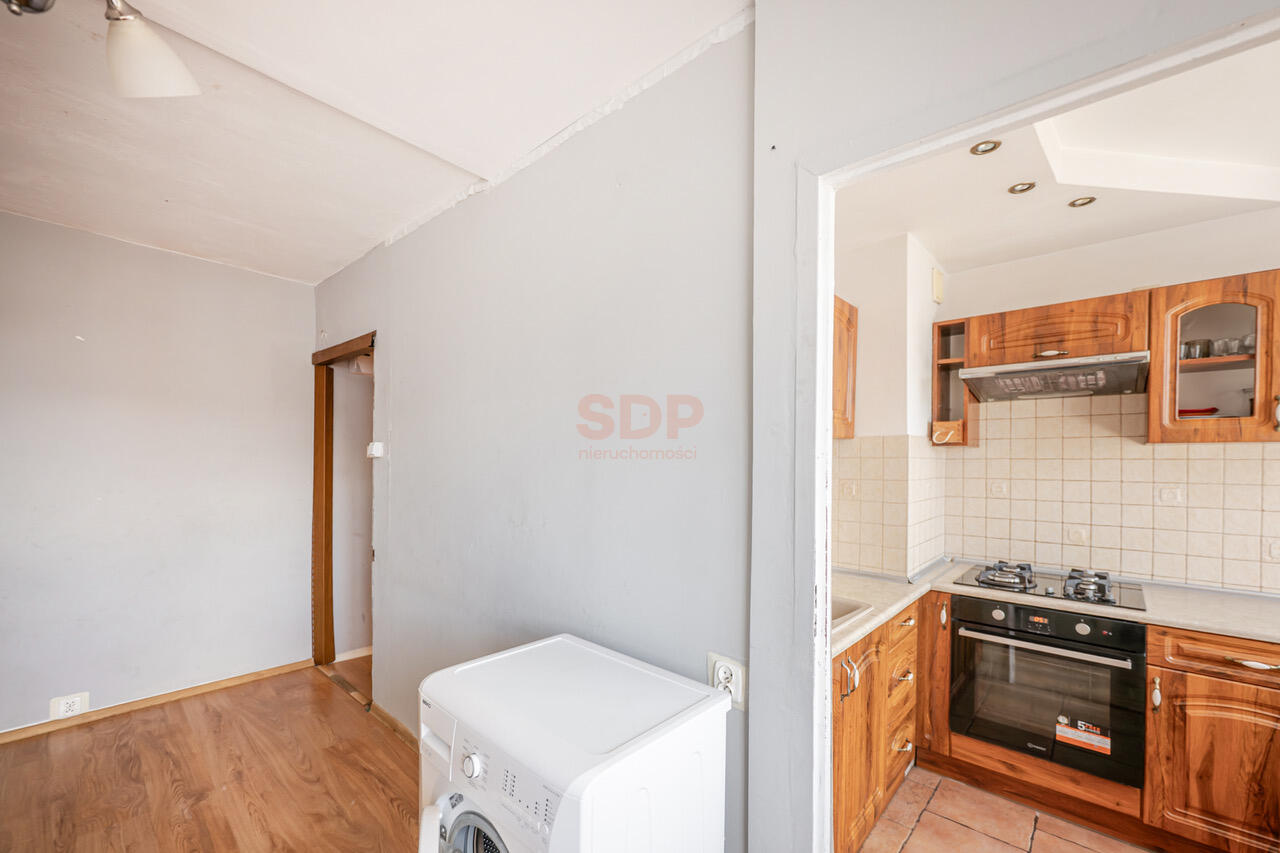 4 pokoje z kuchnią. Do odświeżenia i własnej aranżacji.-8