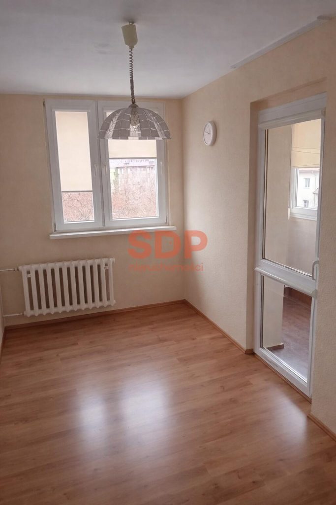 Borek / dwustronne słoneczne / 3 pokoje / osobna kuchnia / loggia-0